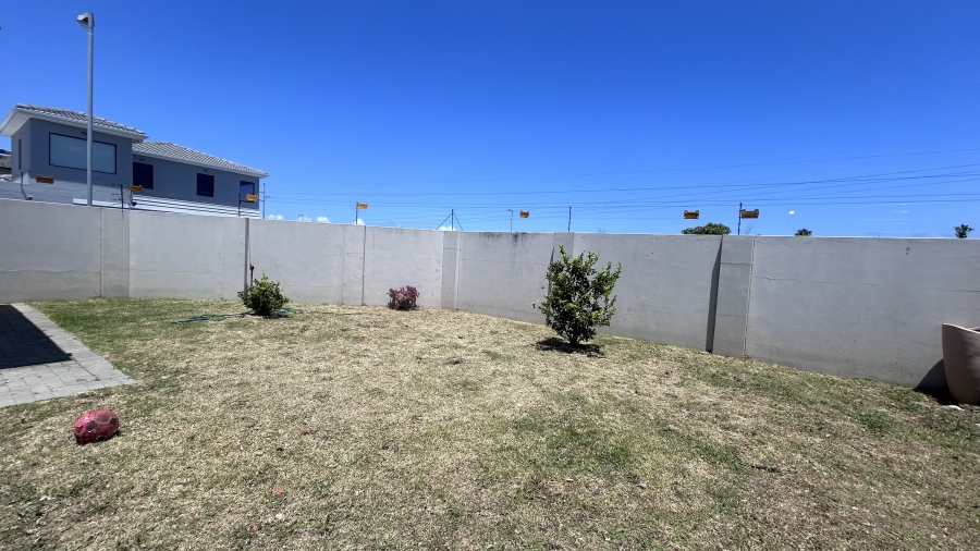 3 Bedroom Property for Sale in Parklands North Western Cape